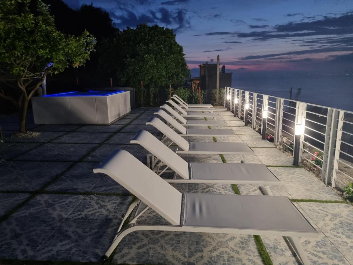 לינה וארוחת בוקר קסטלמרה די סטביה Relais Al Castello מראה חיצוני תמונה